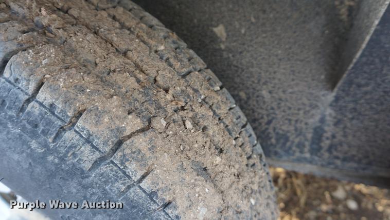 image for item DF1689 Friesen 375 seed tender