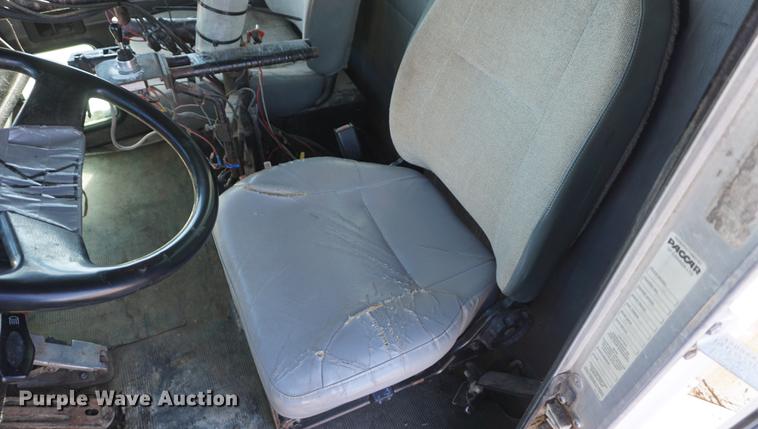 image for item DF1723 2001 Kenworth T300 feed mixer truck