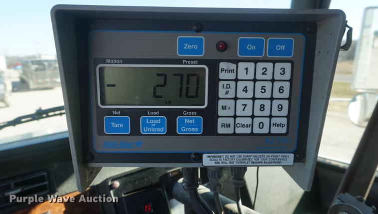 image for item DF1723 2001 Kenworth T300 feed mixer truck