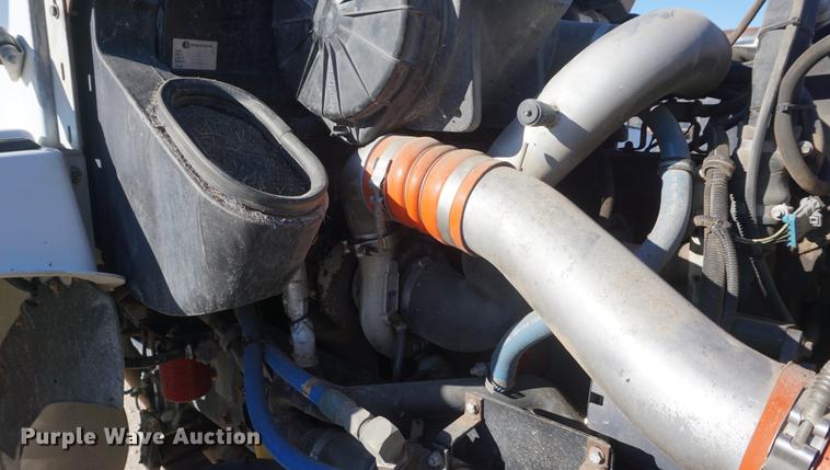 image for item DF1723 2001 Kenworth T300 feed mixer truck