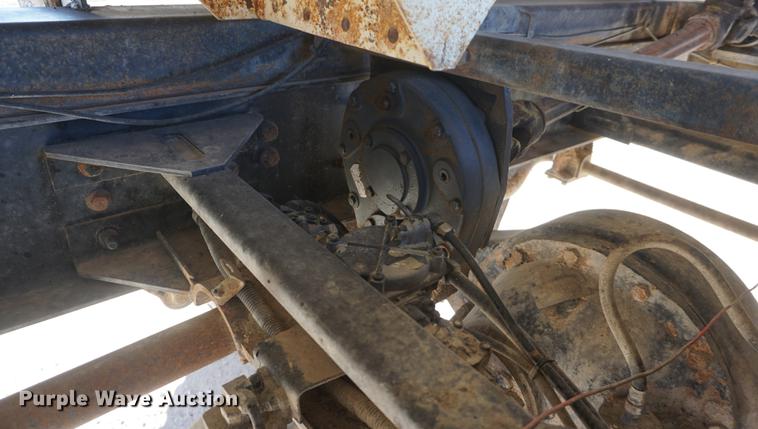 image for item DF1723 2001 Kenworth T300 feed mixer truck