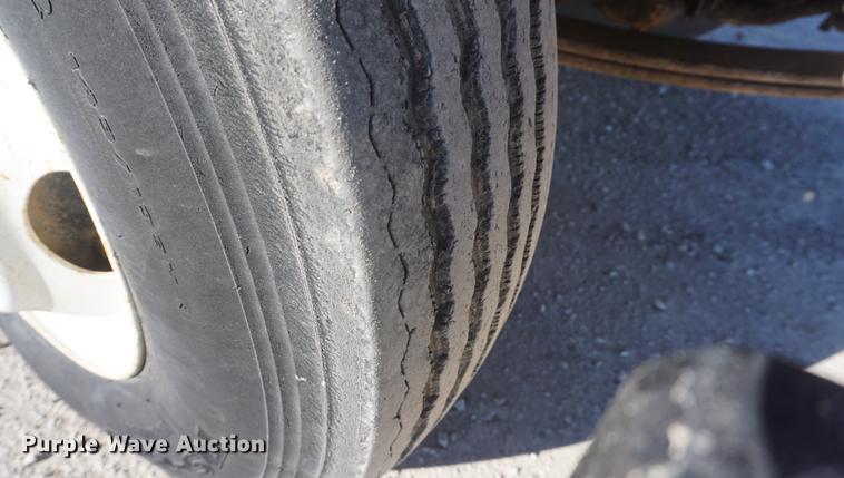 image for item DF1723 2001 Kenworth T300 feed mixer truck