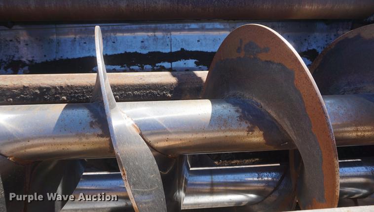 image for item DF1723 2001 Kenworth T300 feed mixer truck