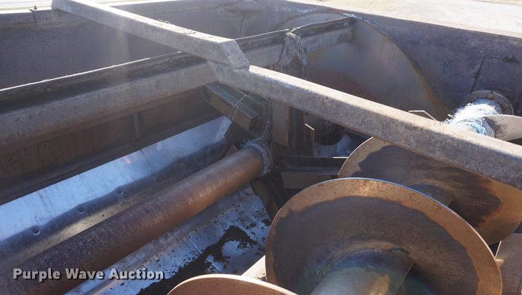 image for item DF1723 2001 Kenworth T300 feed mixer truck