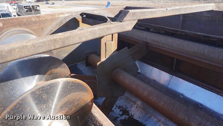 image for item DF1723 2001 Kenworth T300 feed mixer truck