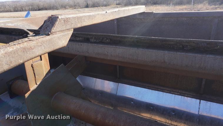 image for item DF1723 2001 Kenworth T300 feed mixer truck