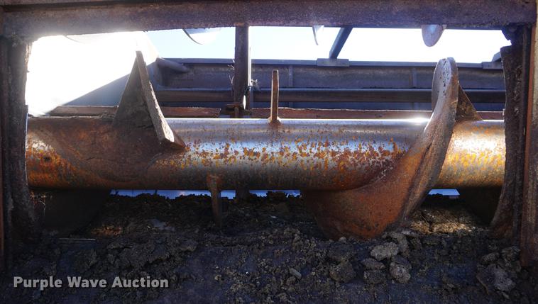 image for item DF1723 2001 Kenworth T300 feed mixer truck