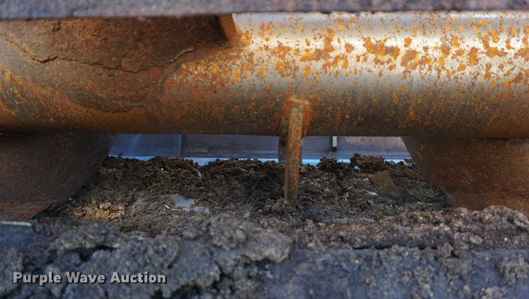 image for item DF1723 2001 Kenworth T300 feed mixer truck