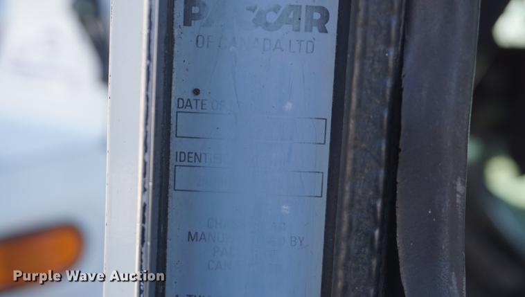 image for item DF1723 2001 Kenworth T300 feed mixer truck