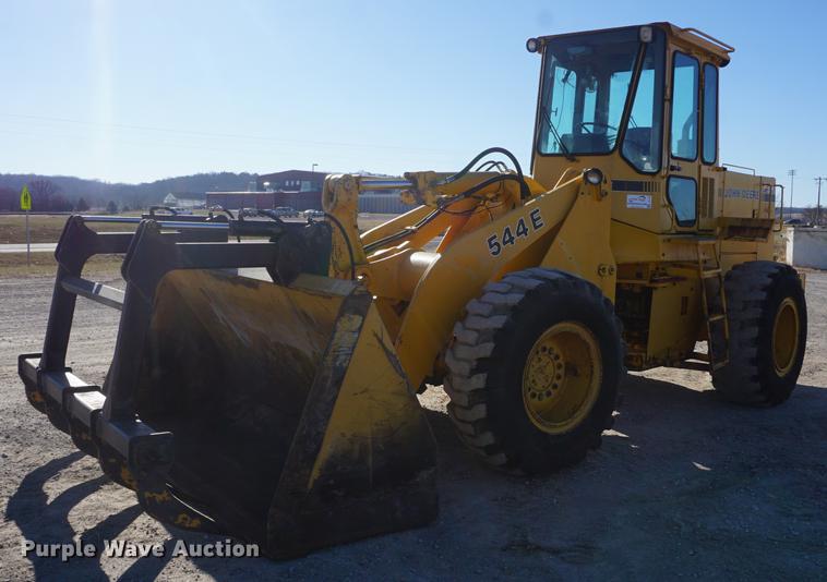 image for item DF1724 1989 John Deere 544E wheel loader