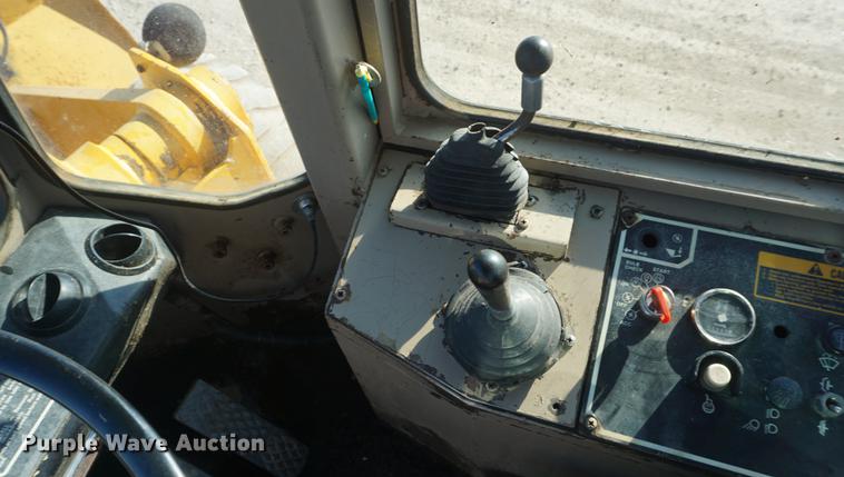 image for item DF1724 1989 John Deere 544E wheel loader