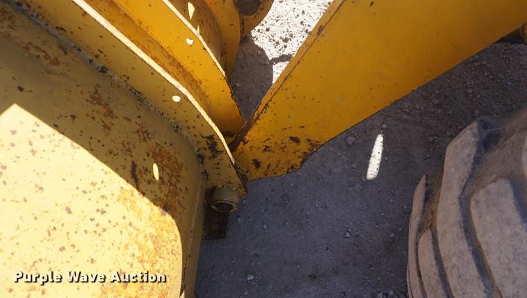 image for item DF1724 1989 John Deere 544E wheel loader