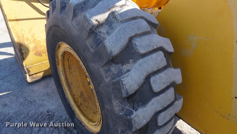 image for item DF1724 1989 John Deere 544E wheel loader