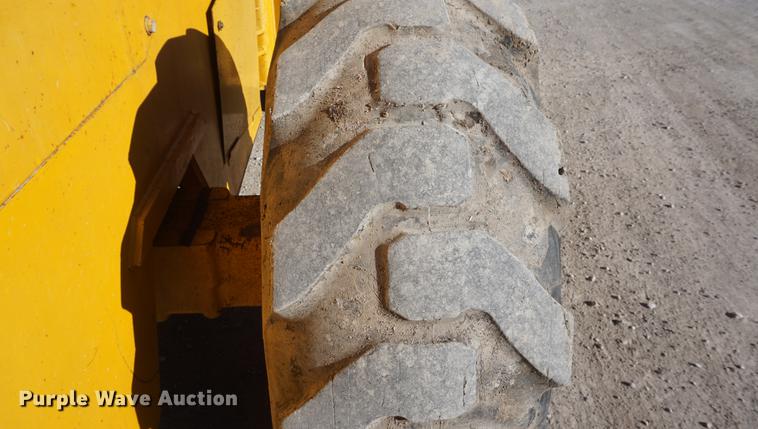 image for item DF1724 1989 John Deere 544E wheel loader