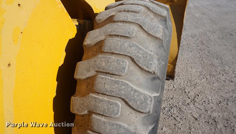 image for item DF1724 1989 John Deere 544E wheel loader