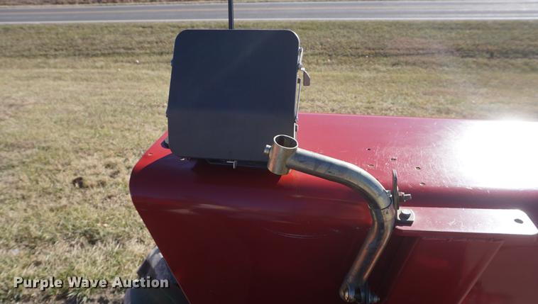 image for item DF1725 1966 Farmall 806 tractor