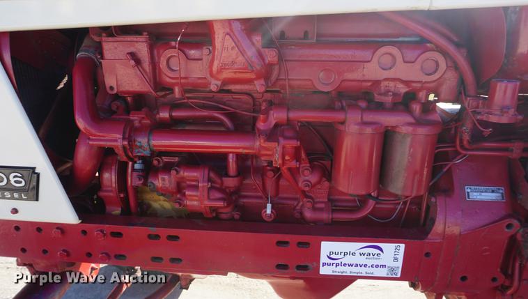 image for item DF1725 1966 Farmall 806 tractor