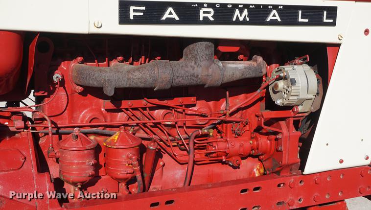 image for item DF1725 1966 Farmall 806 tractor