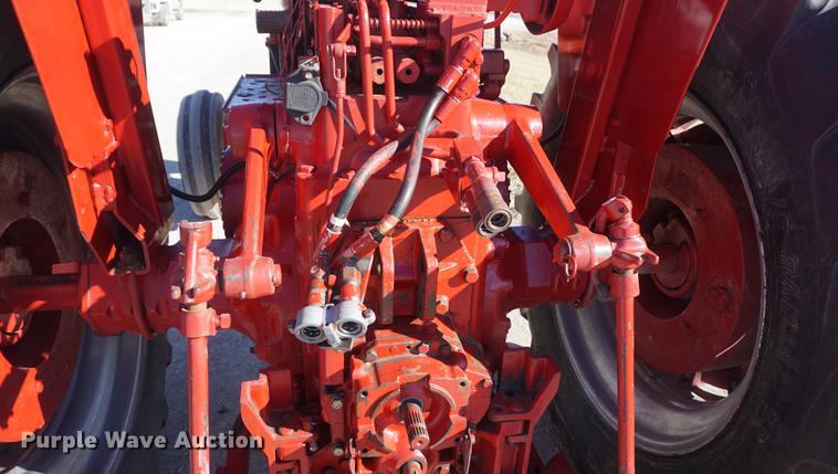 image for item DF1725 1966 Farmall 806 tractor