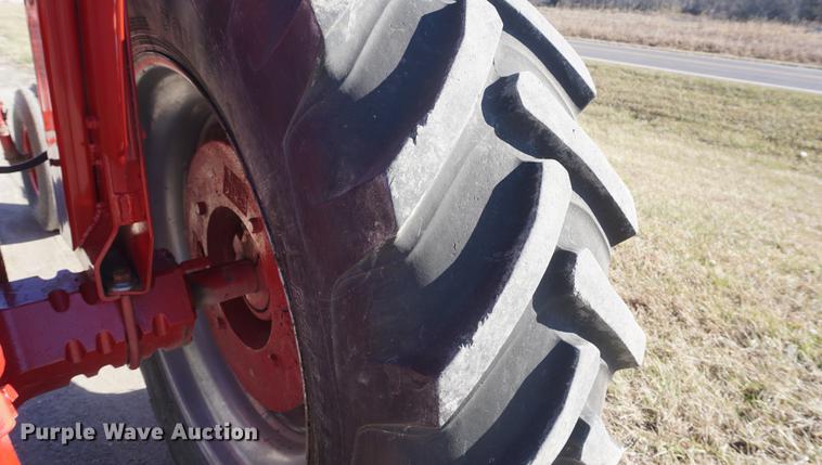 image for item DF1725 1966 Farmall 806 tractor