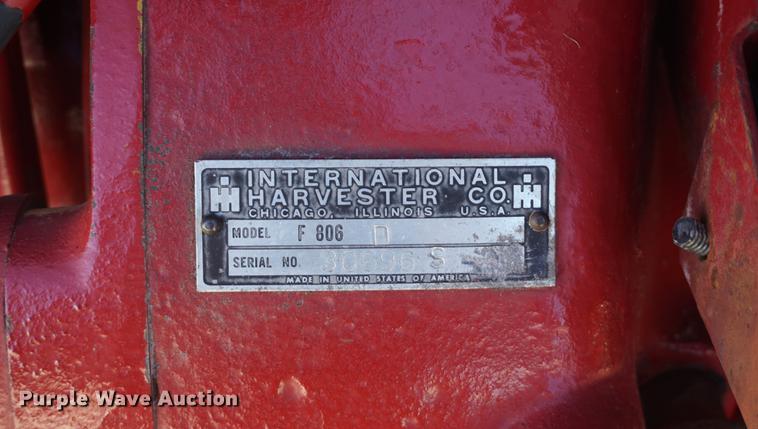 image for item DF1725 1966 Farmall 806 tractor