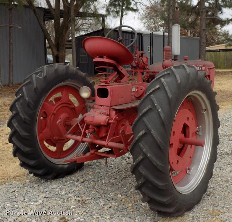 image for item DF2110 Mccormick Farmall tractor