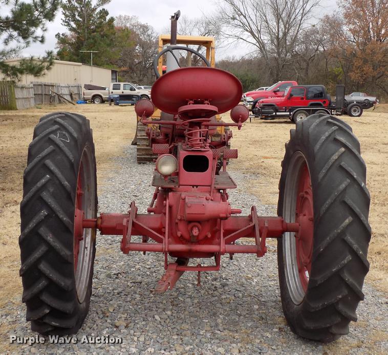 image for item DF2110 Mccormick Farmall tractor