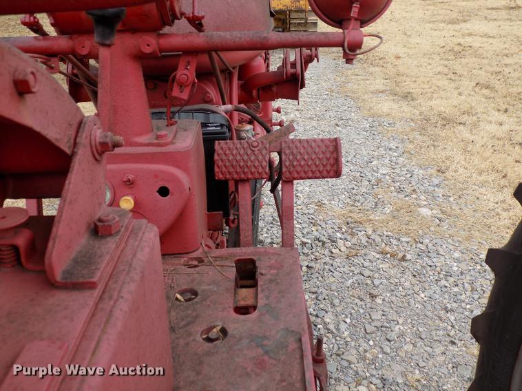 image for item DF2110 Mccormick Farmall tractor