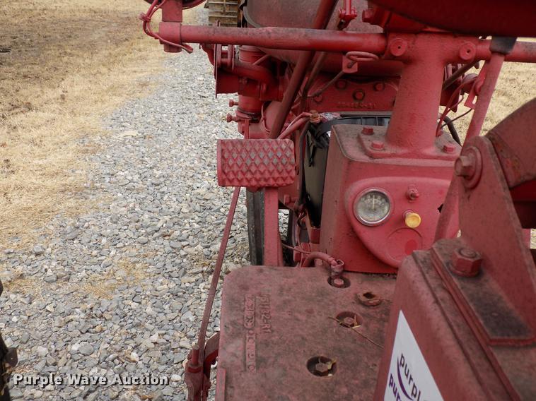image for item DF2110 Mccormick Farmall tractor