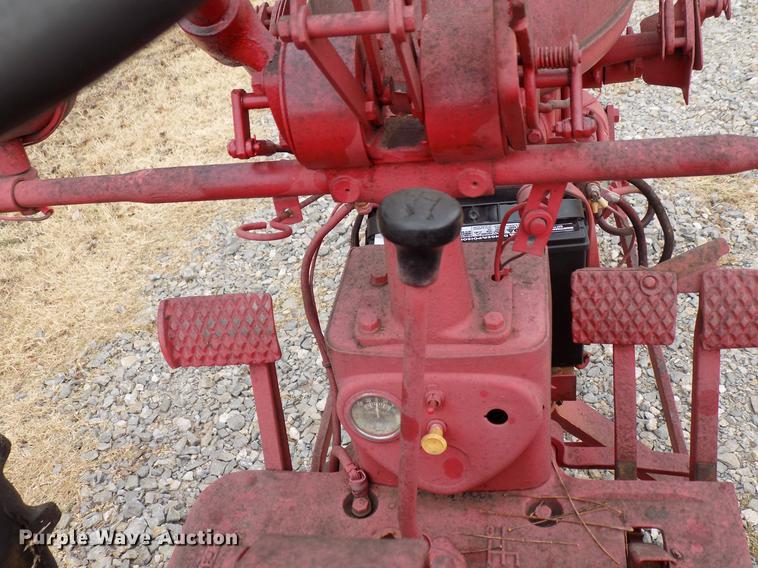 image for item DF2110 Mccormick Farmall tractor