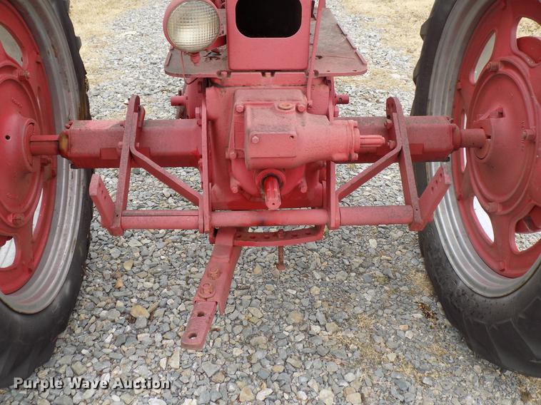 image for item DF2110 Mccormick Farmall tractor