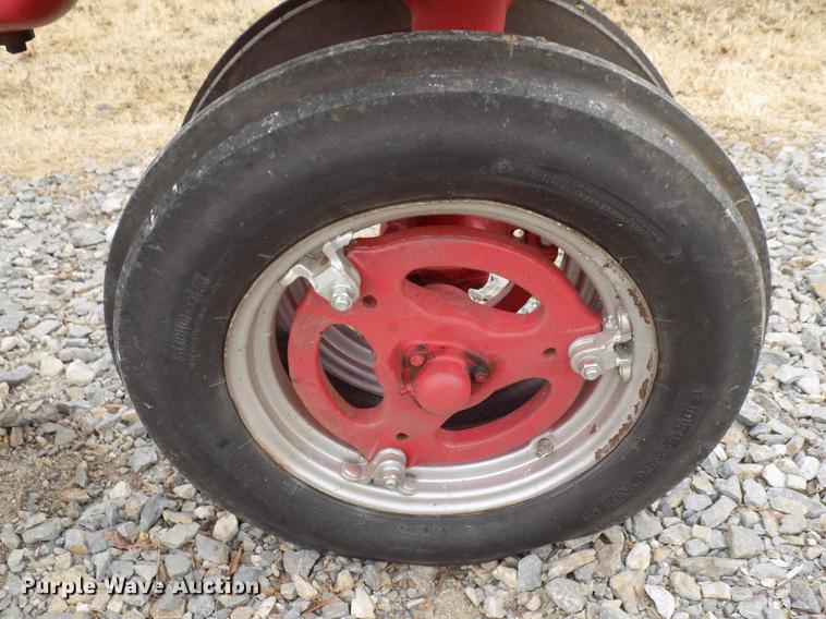 image for item DF2110 Mccormick Farmall tractor