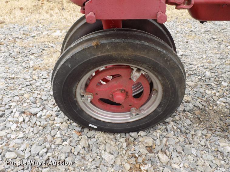 image for item DF2110 Mccormick Farmall tractor