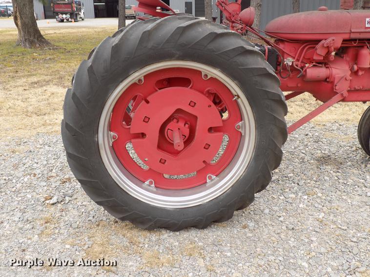 image for item DF2110 Mccormick Farmall tractor