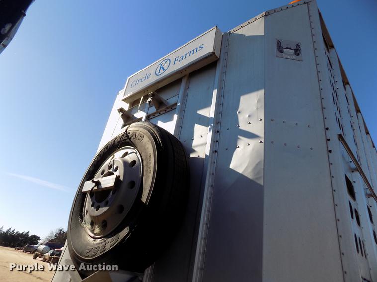 image for item DF2837 1994 Barrett Eagle Cattle Pot livestock trailer