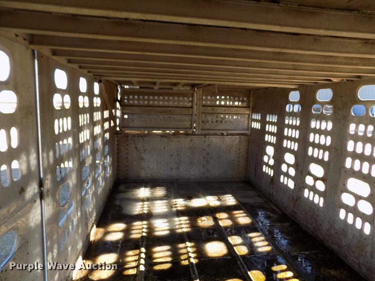 image for item DF2837 1994 Barrett Eagle Cattle Pot livestock trailer