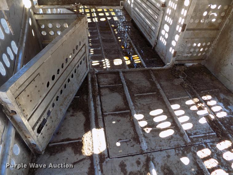 image for item DF2837 1994 Barrett Eagle Cattle Pot livestock trailer