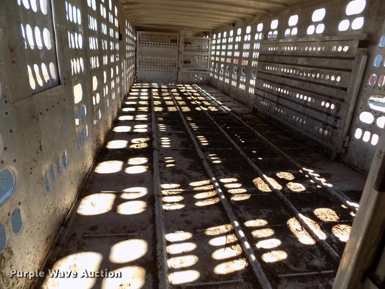 image for item DF2837 1994 Barrett Eagle Cattle Pot livestock trailer