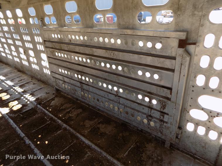 image for item DF2837 1994 Barrett Eagle Cattle Pot livestock trailer