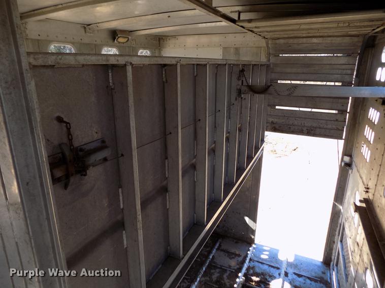 image for item DF2837 1994 Barrett Eagle Cattle Pot livestock trailer