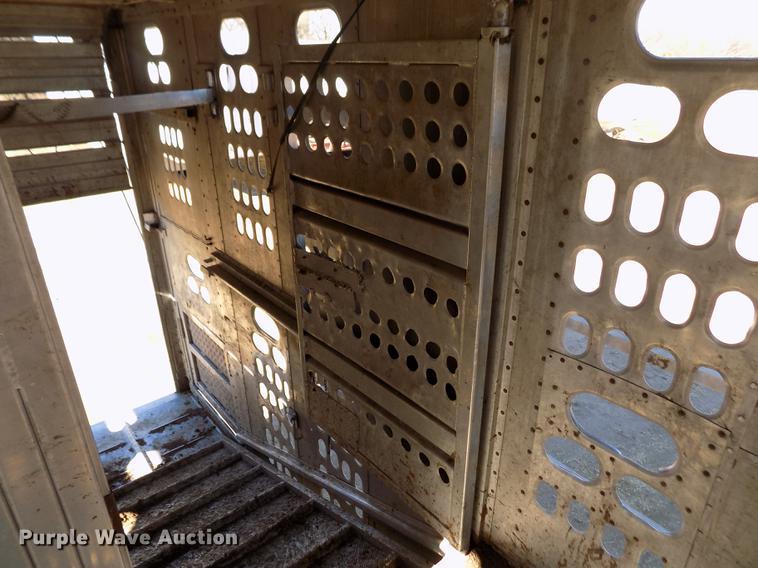 image for item DF2837 1994 Barrett Eagle Cattle Pot livestock trailer