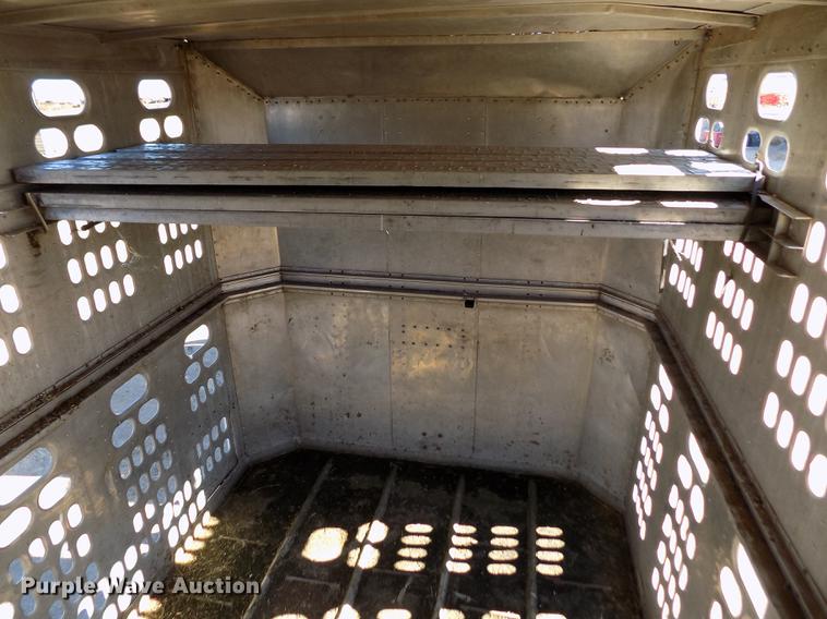 image for item DF2837 1994 Barrett Eagle Cattle Pot livestock trailer