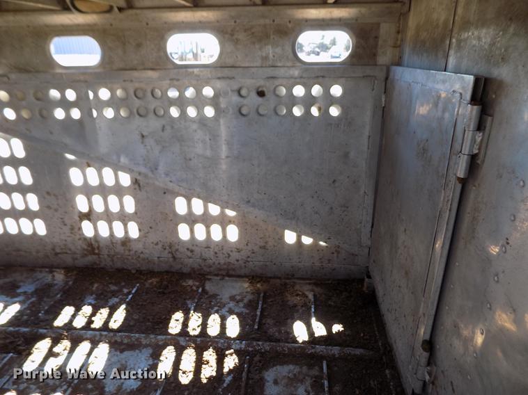 image for item DF2837 1994 Barrett Eagle Cattle Pot livestock trailer