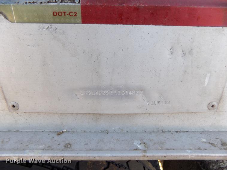 image for item DF2837 1994 Barrett Eagle Cattle Pot livestock trailer