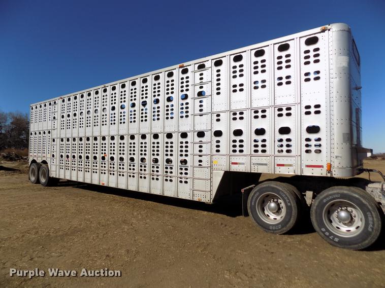 image for item DF2838 1989 Wilson livestock trailer