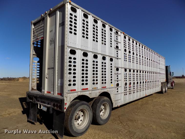 image for item DF2838 1989 Wilson livestock trailer