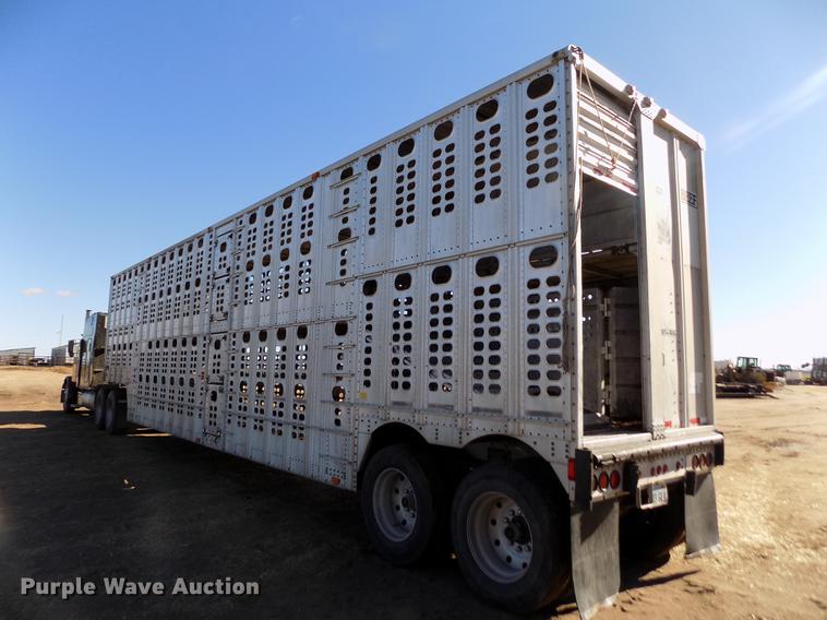 image for item DF2838 1989 Wilson livestock trailer