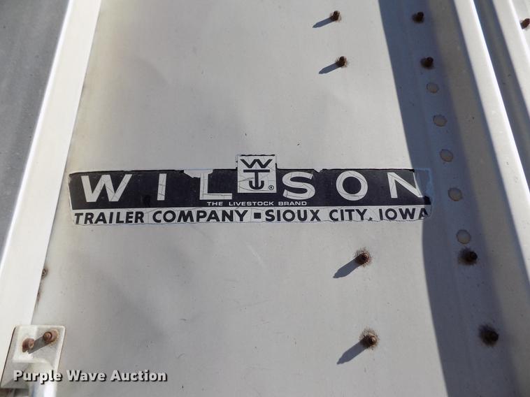 image for item DF2838 1989 Wilson livestock trailer
