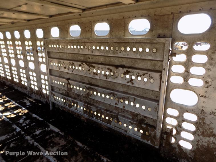 image for item DF2838 1989 Wilson livestock trailer