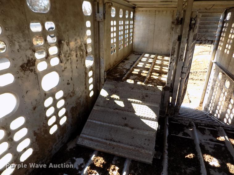 image for item DF2838 1989 Wilson livestock trailer